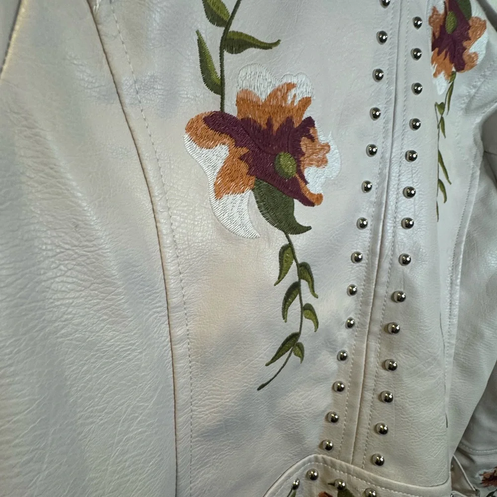 Boho Floral Embroidered Cream Biker Jacket Silver Studded Faux Leather  Size S - Picture 11 of 15